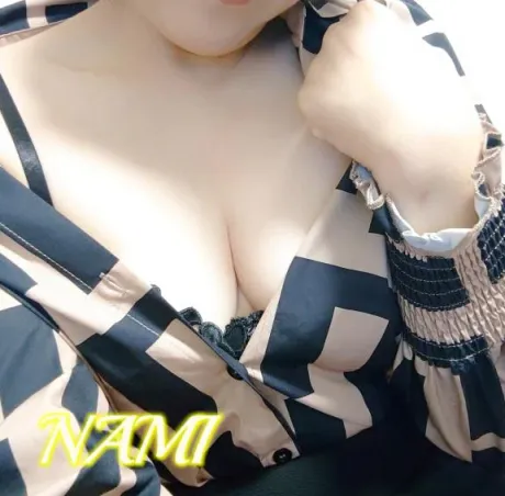 なみ人妻の楽園
