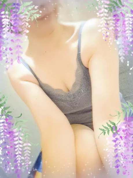 ゆい　エステコース専任隣の人妻お口で愛して