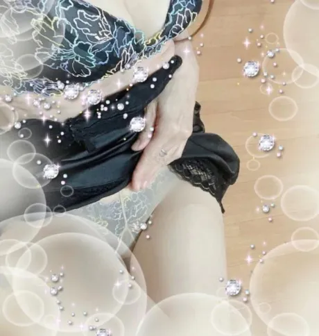 いずみ★色気漂う艶やかな熟女隣の人妻お口で愛して