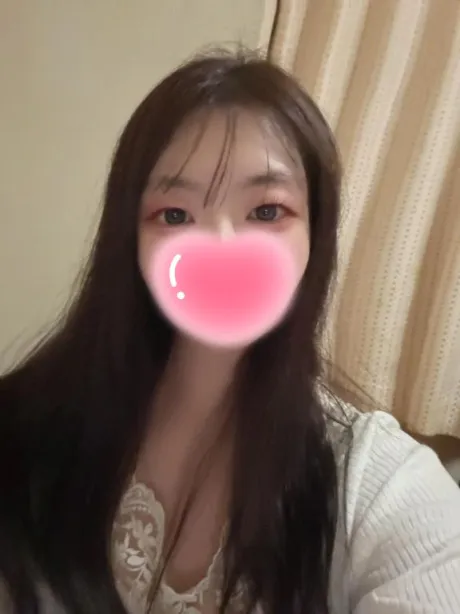 じー👀(目が合ったら今すぐ会いに来て♡♡)/まきほ