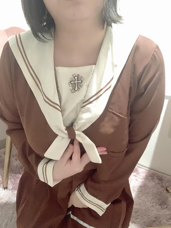 地面が凍ってて転びそう…