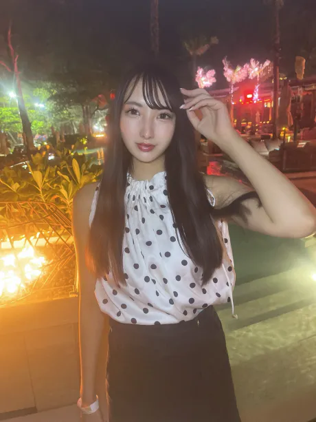 トイレの中でやってたんだ/新人まや☆S級モデル美女緊急入店！