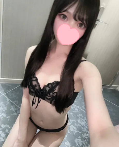 新人さりかティアラ