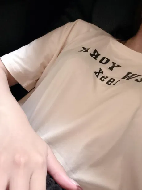 しおり素敵な女の子は好きですか?