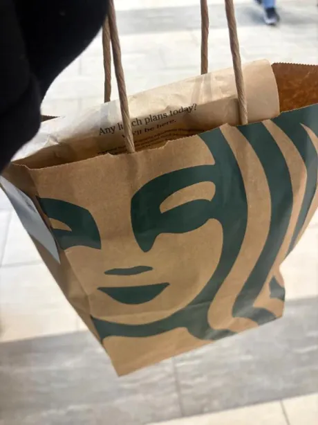 出勤してました(￣▽￣;)/なゆ