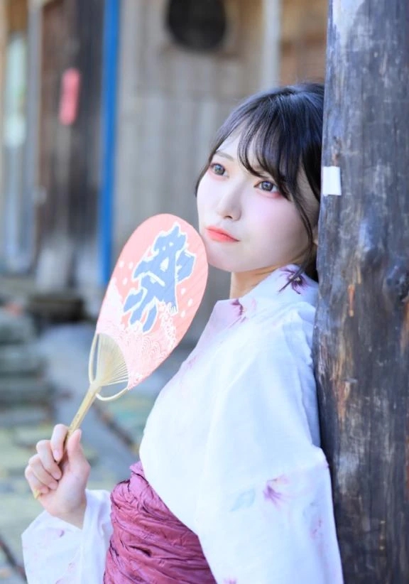 抱き合って
