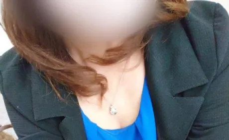 ★まみ★極上熟女店長激押し！隣の人妻お口で愛して
