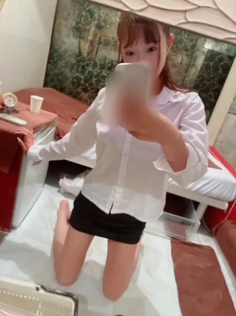 むつ店あずさ【清楚痴女】キューティーハニーズ