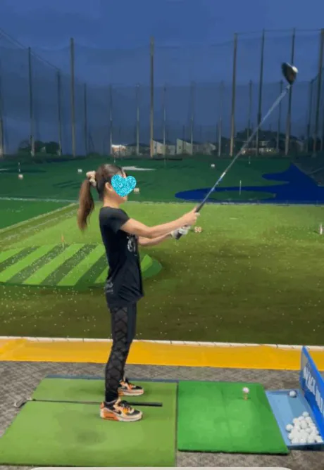 おはよう☀️ドライバーでスイングしたよ⛳️/体験　なつめ　奥様