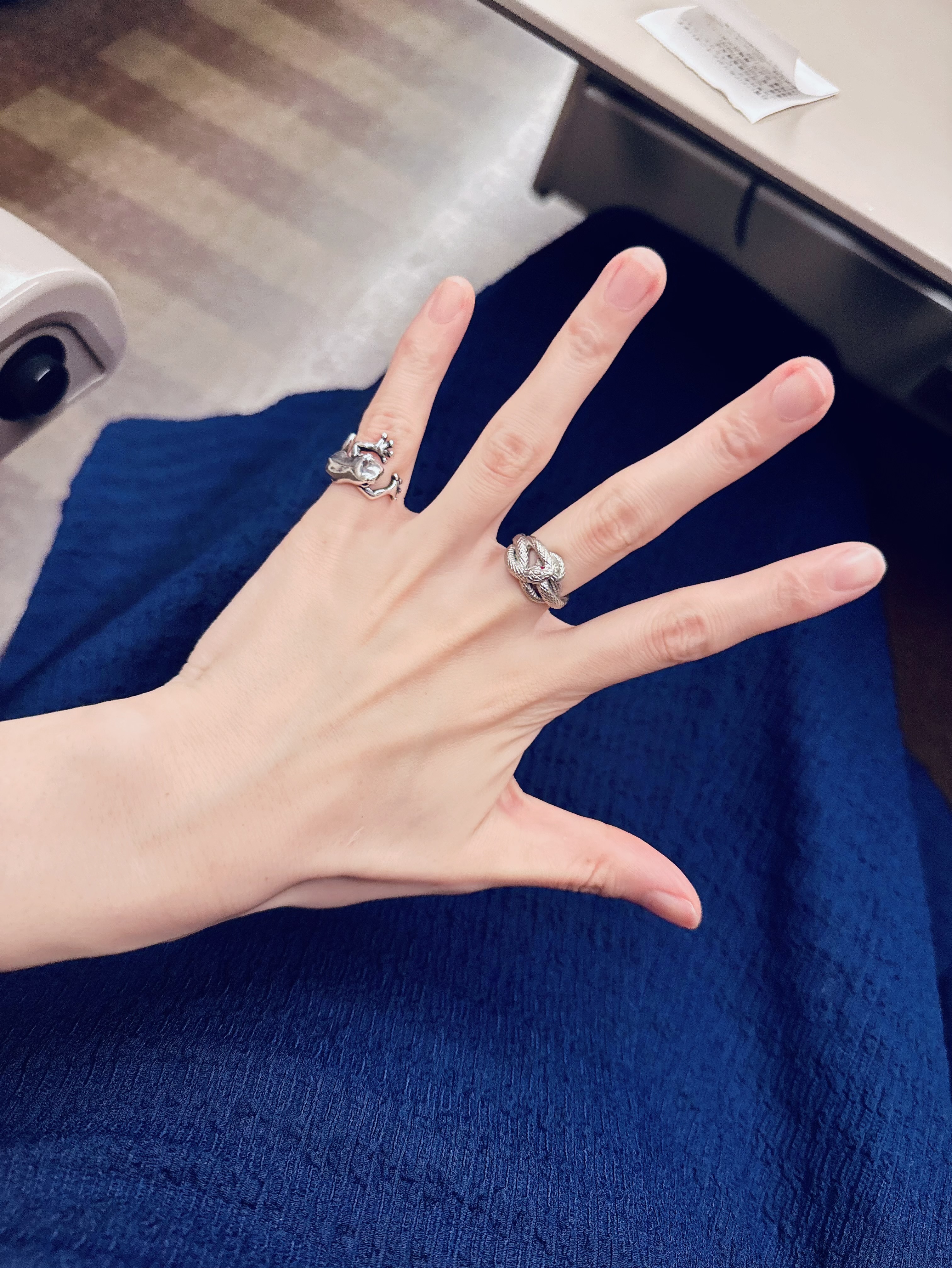 手が結構大きい。