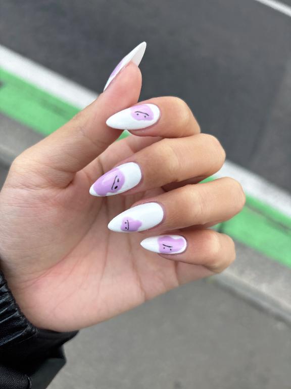 (∩'-'⊂)シュッ