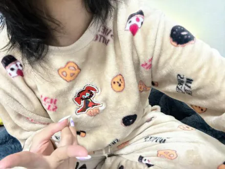 しおり素敵な女の子は好きですか?