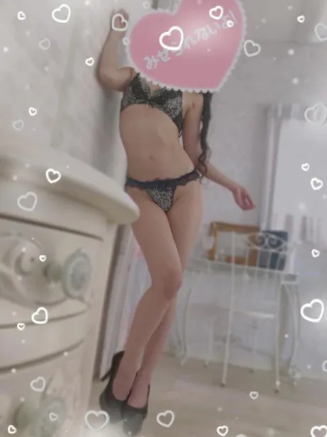 ゆら恋する人妻倶楽部