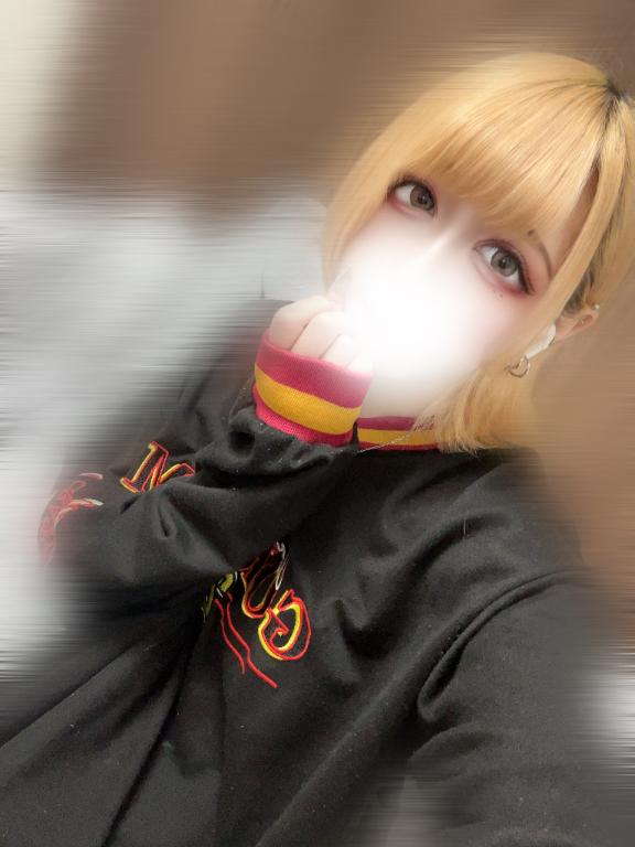 (ง・֊・)ง´-