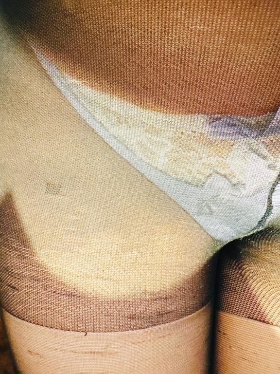 黒スト越しの…