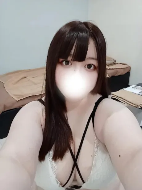 夜の予定まだ空いてる？？/あやな