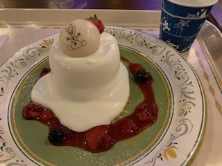 可愛すぎるオラフのパンケーキ⛄️💙/三上　奈央