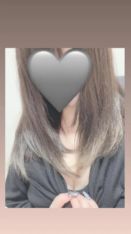 夜の空気に包まれて/くるみ【Fカップ巨乳 目が合って堕ちる】