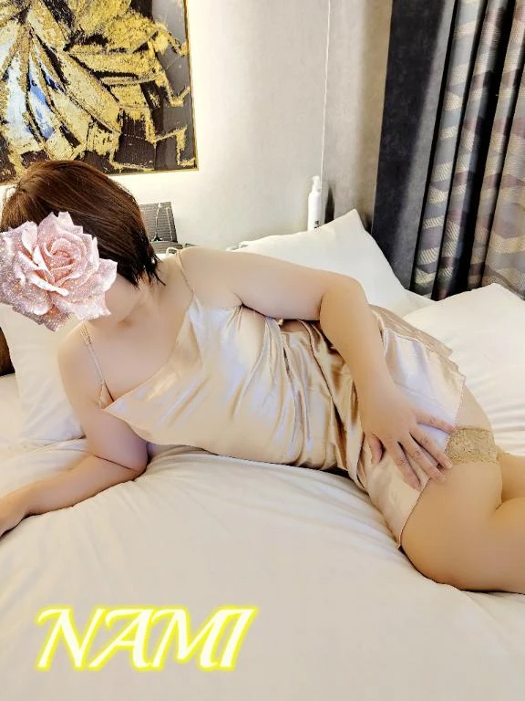 なみ人妻の楽園