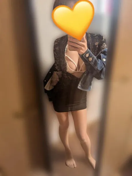 あずさのブログ 透けてるけど、外歩けるのか？