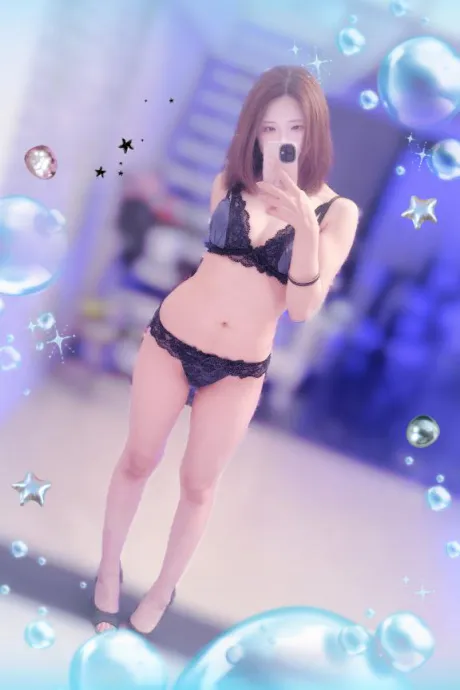 しおり素敵な女の子は好きですか?