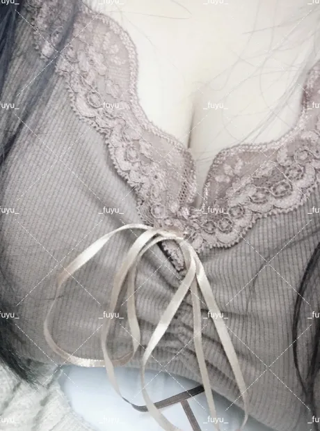 さわって… 🤍/ふゆ☆おっとり童顔巨乳
