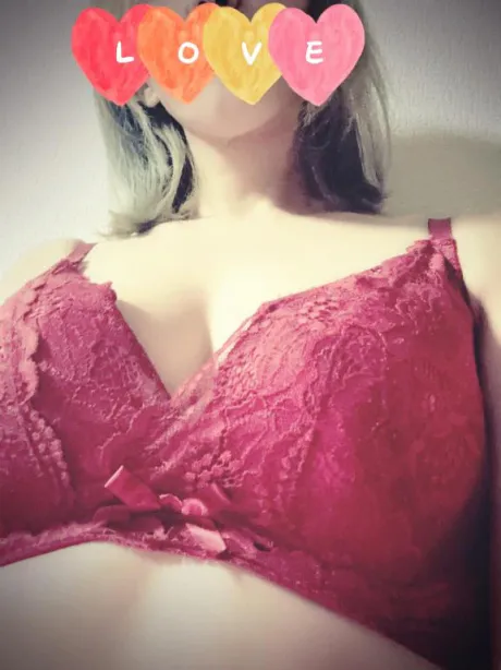 🉐今なら…/まりえ