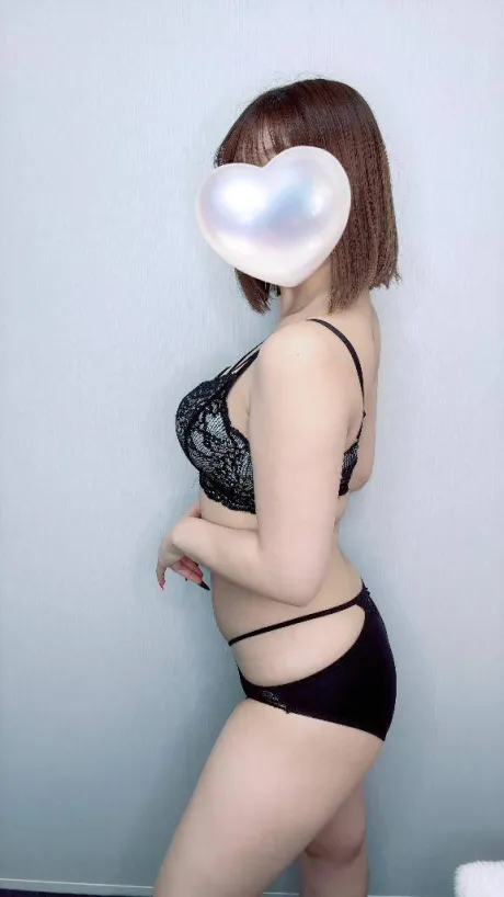 新人　えいみ素敵な女の子は好きですか?