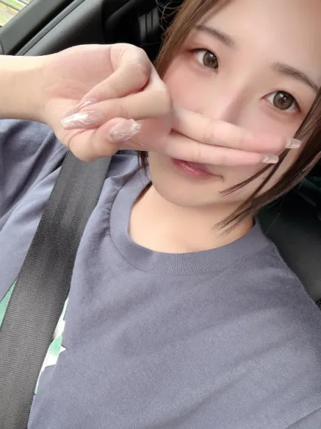 しおり素敵な女の子は好きですか?