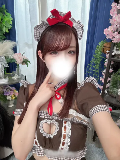 えっちなメイドさん💕/新人うの☆愛らしさ抜群！密着彼女♡