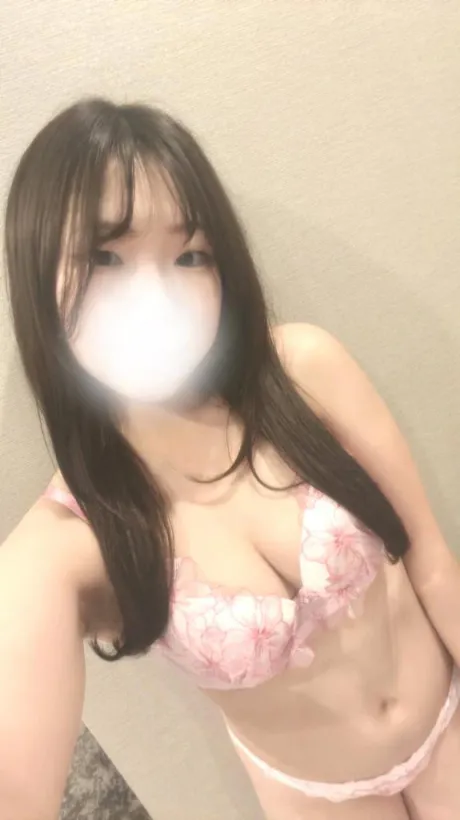 今日もにこにこで出勤してます♡/つき