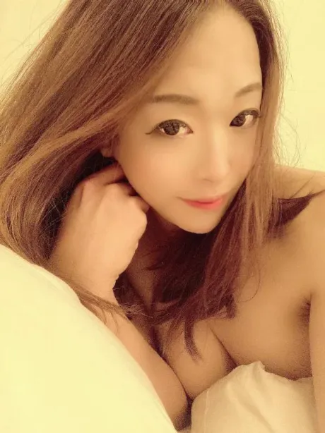 櫻井美咲（ニューハーフ）人妻生レンタルーNTRー