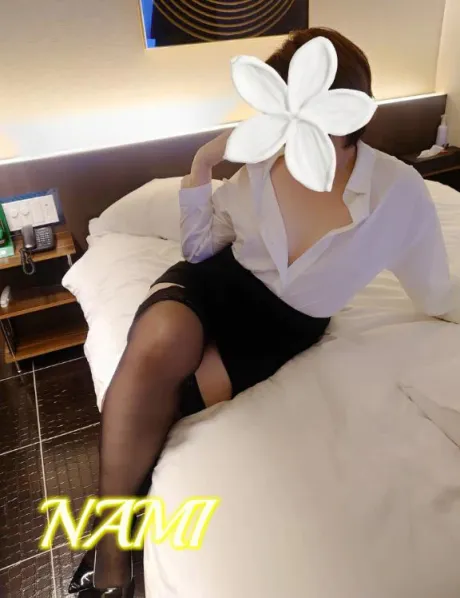 お尻プリプリ。。。/なみ