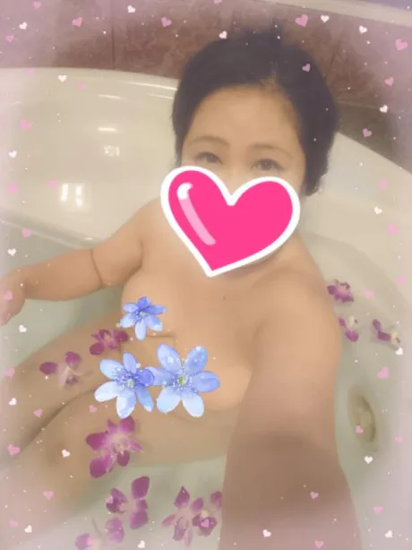 かおり★もうだめイキ過ぎ敏感乳隣の人妻お口で愛して