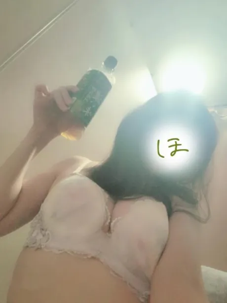 ほのか★無料オプション好評！隣の人妻お口で愛して