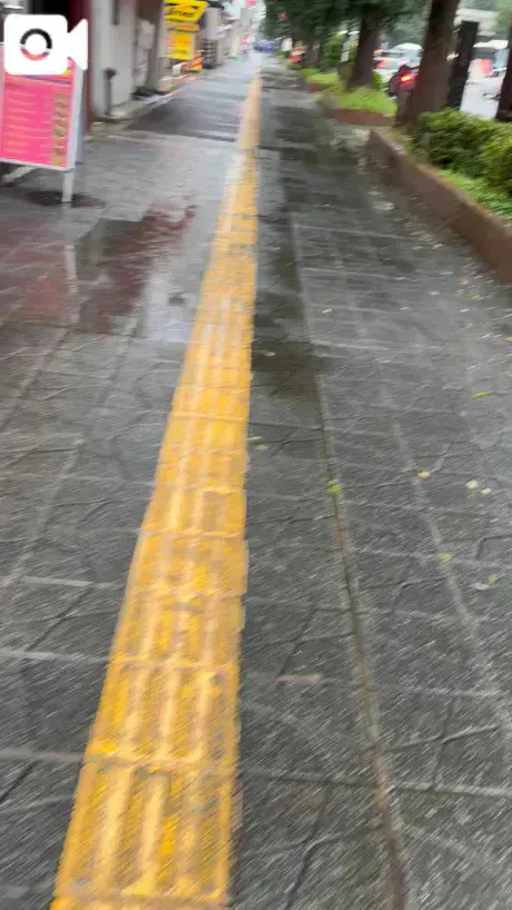 予報が☂️/あず