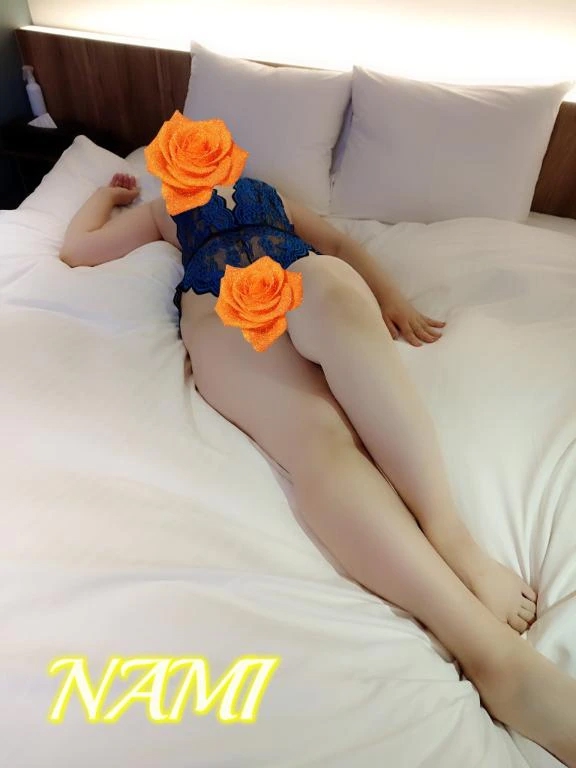 なみ人妻の楽園