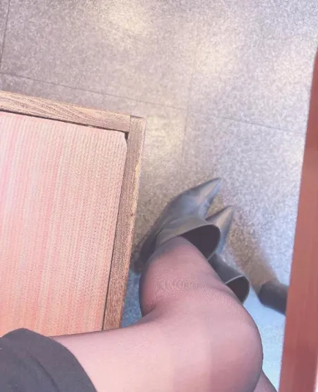 かおりのブログ 動画📹飲食店にて御御足チェック！