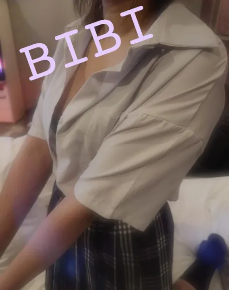 ♡٩(∗˃ᗜ˂∗)۶/びび