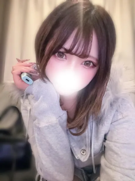 休みです😭