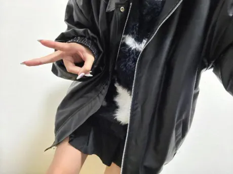しおり素敵な女の子は好きですか?