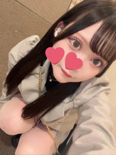 ひなこ☆圧倒的美少女！隣の人妻お口で愛して