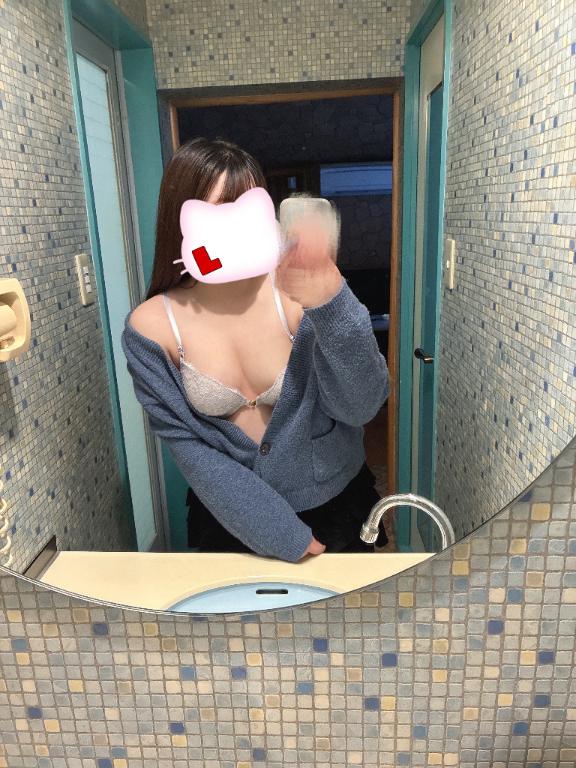 ひとりで我慢😖