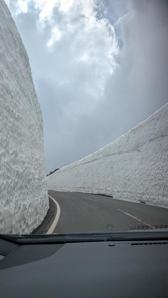 雪の壁みたくて👍