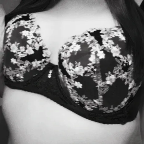 愛華即プレイ専門店変態人妻サークル秋田店