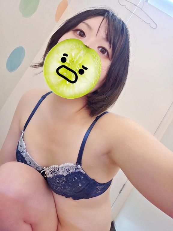 寝違えた🥺