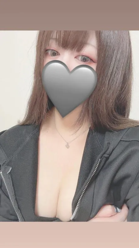 くるみ【Fカップ巨乳 目が合って堕ちる】L’ Amomr（ラムール）～青森～