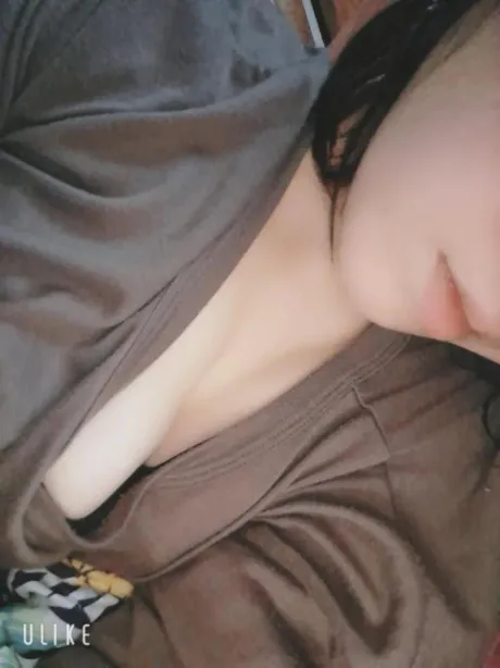 明日出勤します‪(  . .)