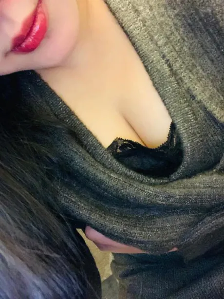 ひまり★愛嬌抜群フワフワボディ！隣の人妻お口で愛して