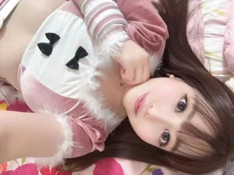 電マとバイブでオナニーみながら即勃ち即㊙️🩷